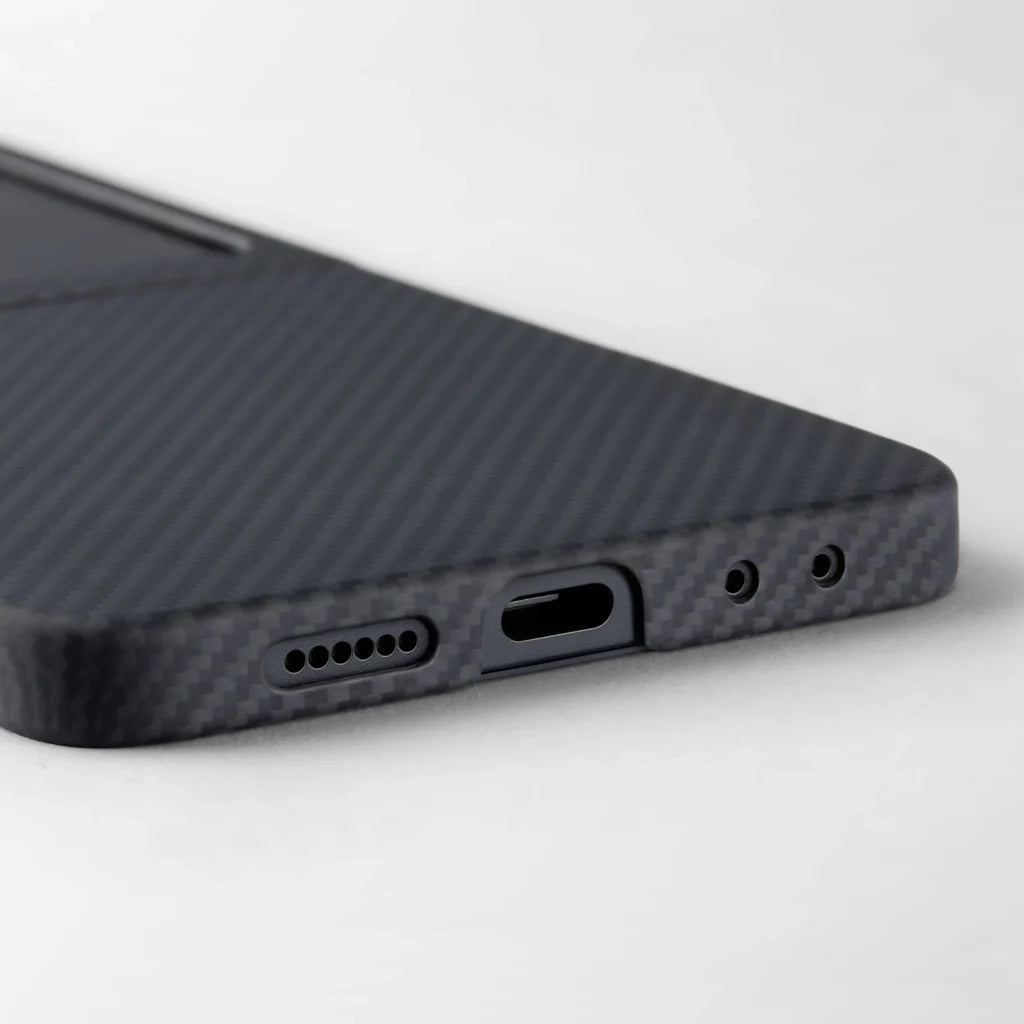 Galaxy Z Flip7 Karbon Kılıf MagSafe Uyumlu Aramid Fiber - Edge 600D Black Gray