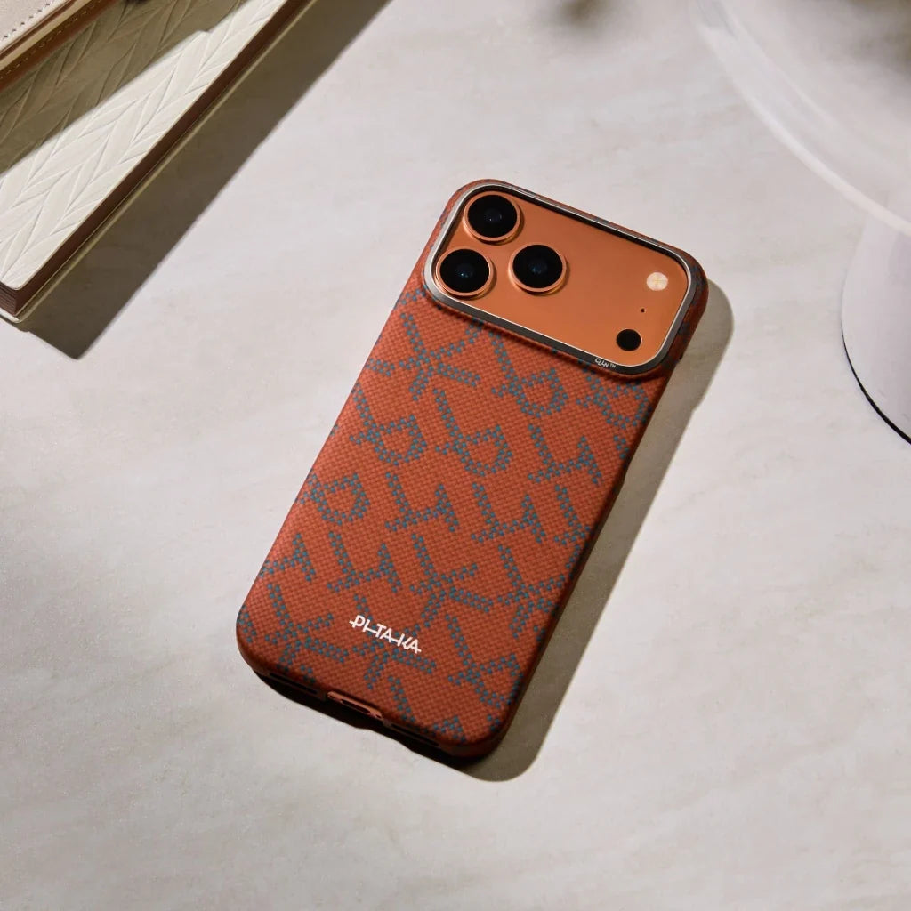 iPhone 17 Pro Max Karbon Kılıf MagSafe Uyumlu Aramid Fiber - Edge Leaping Blue Orange