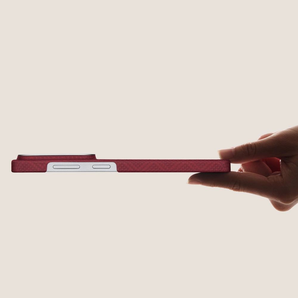 iPhone 17 Pro Max Karbon Kılıf MagSafe Uyumlu Aramid Fiber - Edge Harvard Crimson